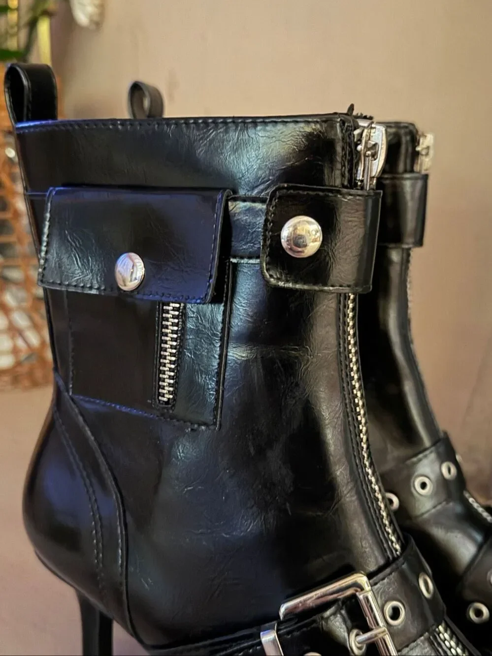NWOT Wild Pair Moonbeam pointed toe boots